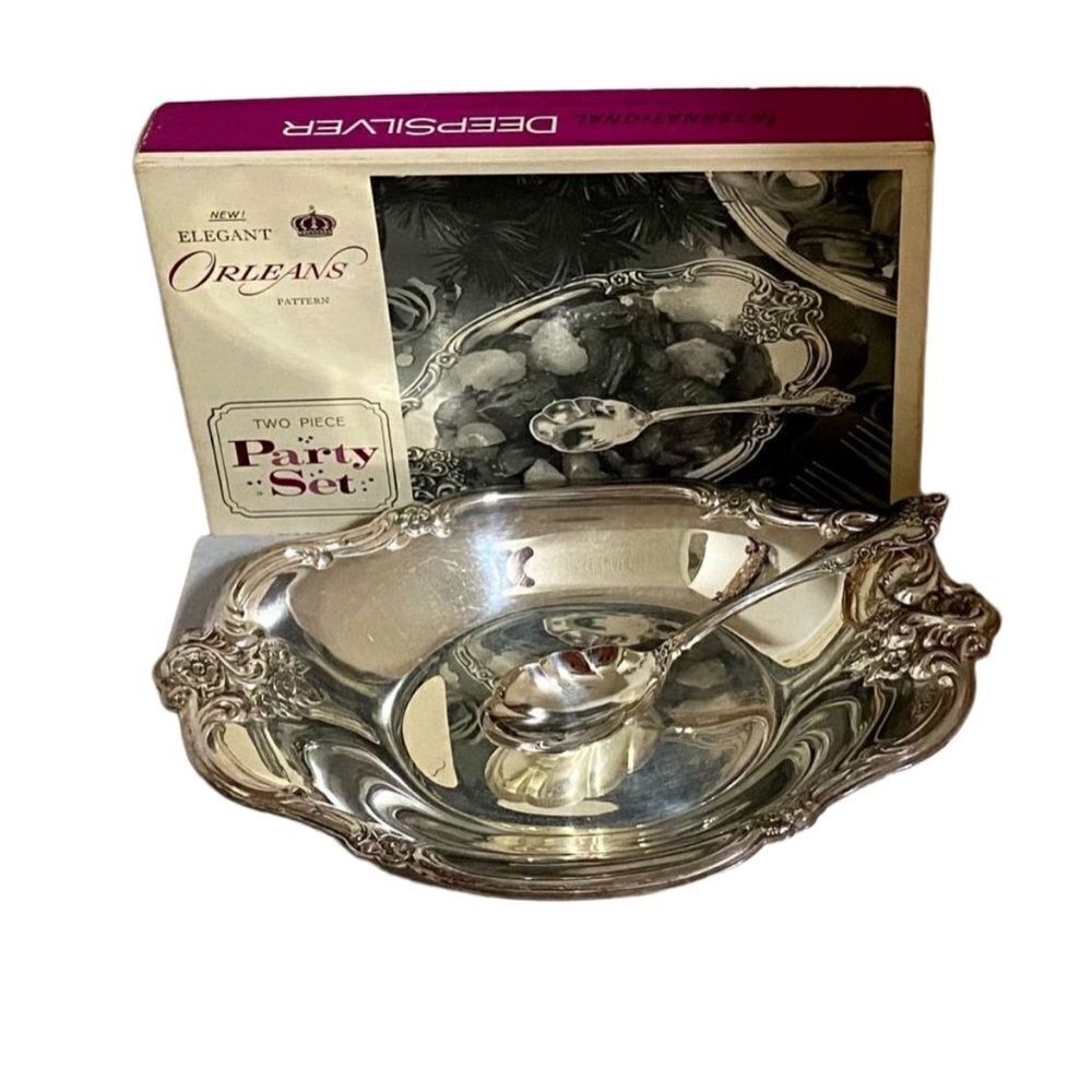 International DEEPSILVER Elegant 2PC Party Set Orleans Pattern
